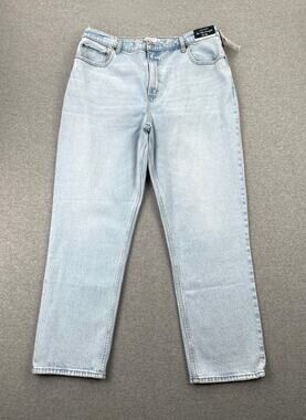 Abercrombie Ultra High Rise 90s Straight Jean 34 / 18 Curve Love Light Wash Blue